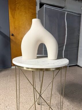 H&M Ceramic Vase - Matte Cream